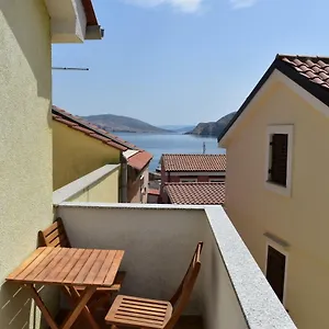 Charming Do-ma-ni , Baška Croazia