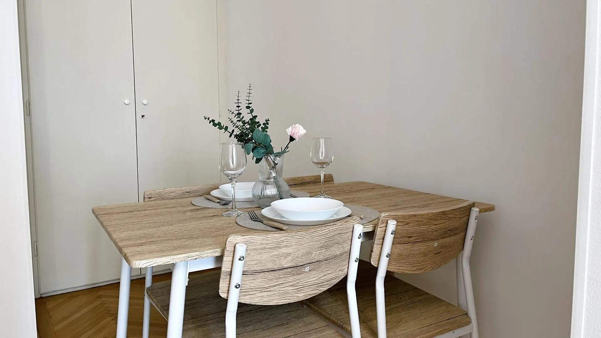 Pinkfluid - Charming Studio In Prime Location Bükreş