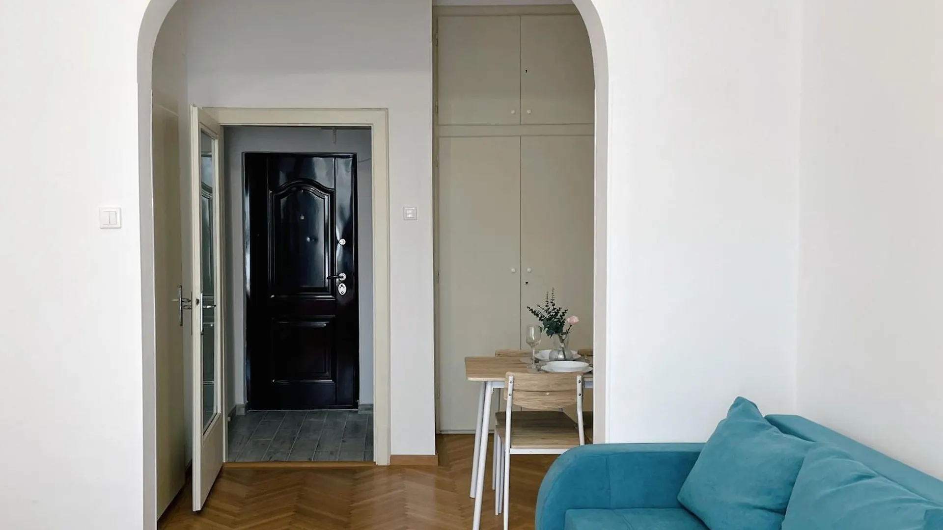Pinkfluid - Charming Studio In Prime Location Bükreş